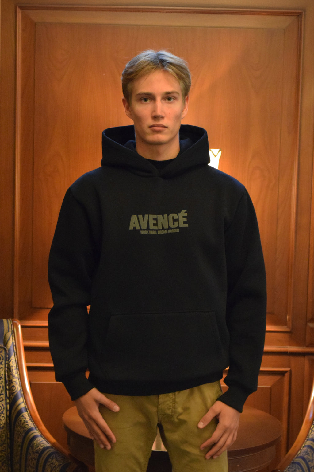 Big Dreams Hoodie – Black